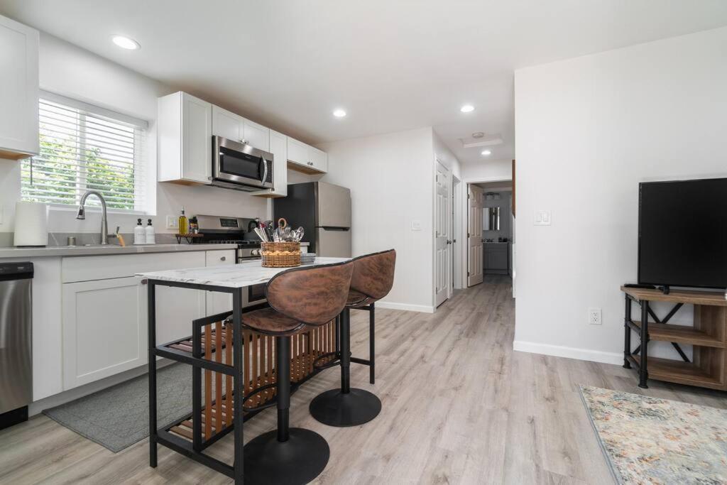 Urban Oasis: San Diego Bungalow Escape Экстерьер фото