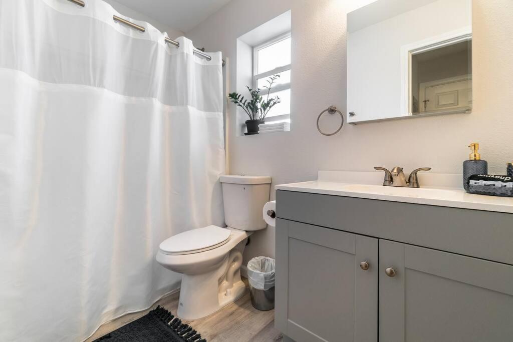 Urban Oasis: San Diego Bungalow Escape Экстерьер фото